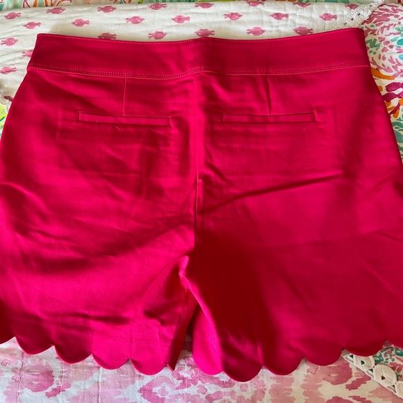 Isaac Mizrahi Barbie pink scalloped shorts size 10 - Picture 3 of 3